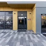 Kwiatkowskiego Modern By Bookinghost *