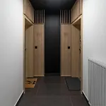 Kwiatkowskiego Modern By Bookinghost *