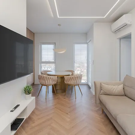 Apartment Kwiatkowskiego Modern By Bookinghost