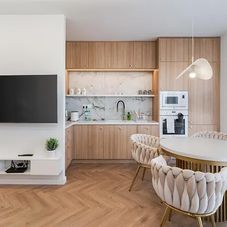 Kwiatkowskiego Modern By Bookinghost Apartment *