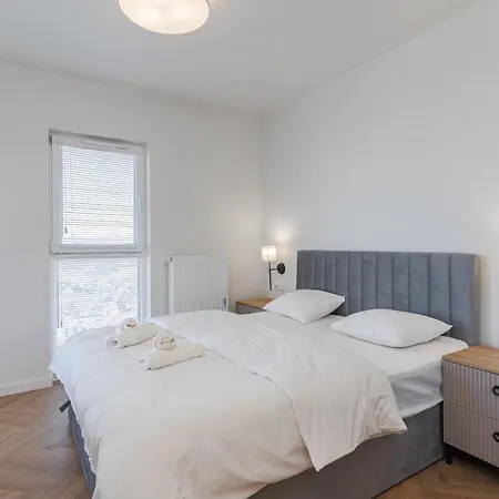 Kwiatkowskiego Modern By Bookinghost Apartment