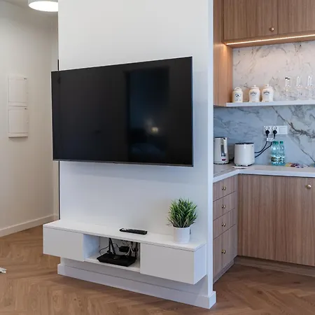 Kwiatkowskiego Modern By Bookinghost Apartment