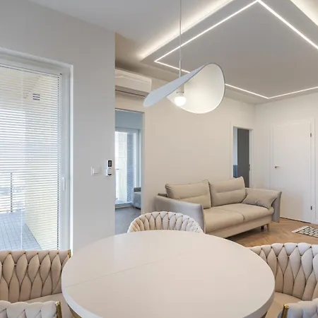 Apartment Kwiatkowskiego Modern By Bookinghost *