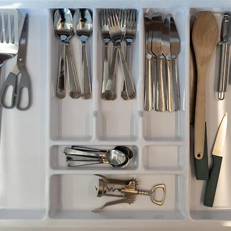 Kwiatkowskiego Modern By Bookinghost *