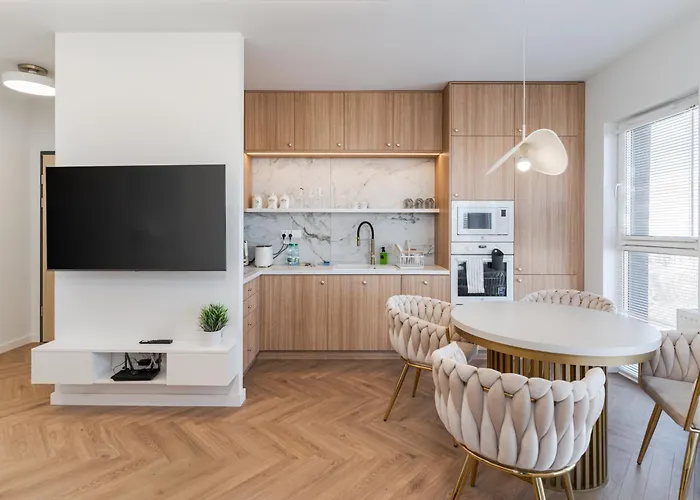 Kwiatkowskiego Modern By Bookinghost Daire *