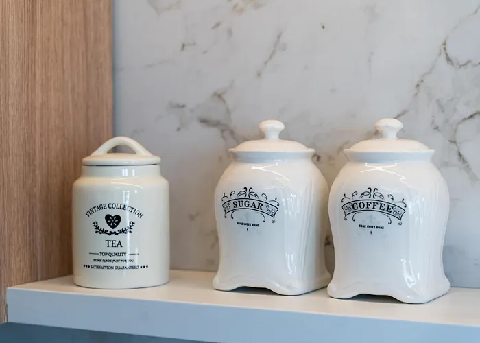 Kwiatkowskiego Modern By Bookinghost