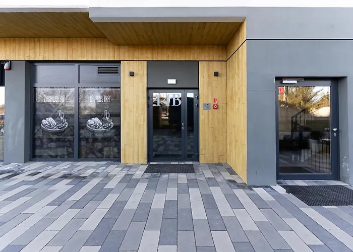 Kwiatkowskiego Modern By Bookinghost *